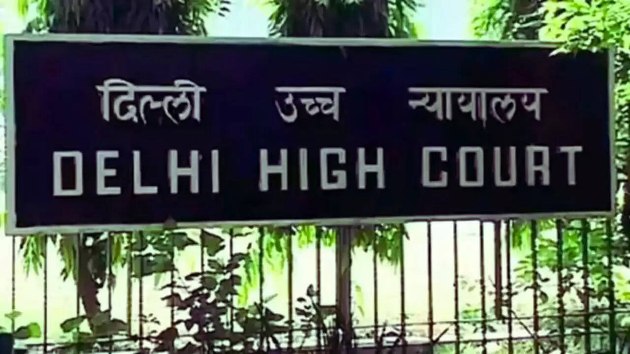 दिल्ली हाई कोर्ट में बम धमकी: सुरक्षा व्यवस्था पर उठे सवाल