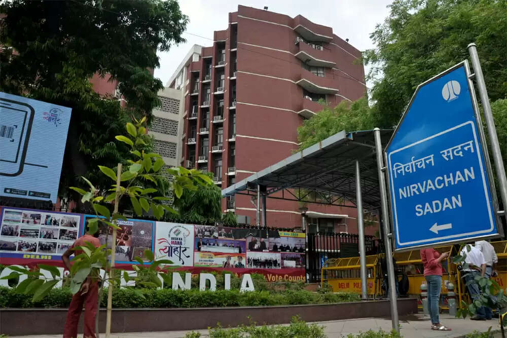 बिहार और केरल में मतदाता सूची पुनरीक्षण पर राजनीतिक विवाद