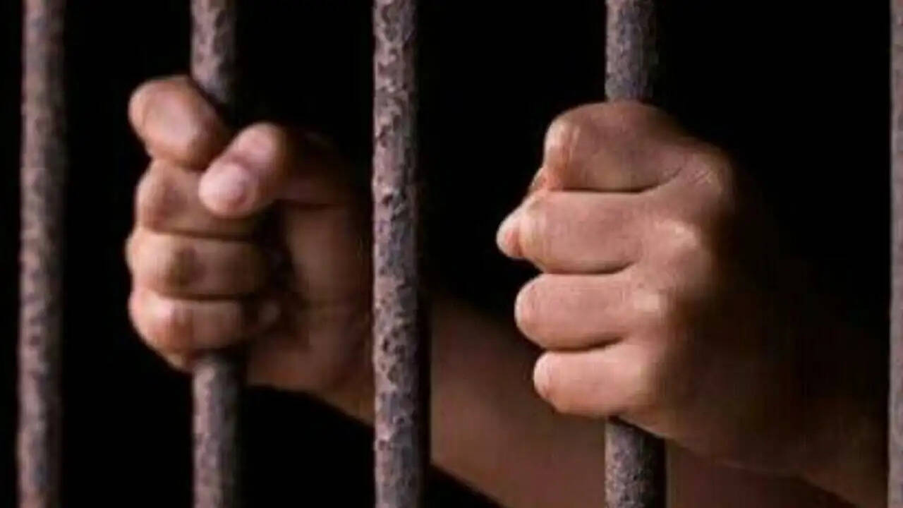 चंडीगढ़ पुलिस ने गैंगस्टर गोल्डी ढिल्लों से जुड़े तीन अपराधियों को गिरफ्तार किया