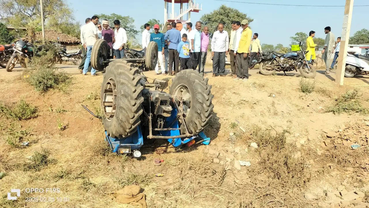 धमतरी जिले में ट्रेक्टर पलटने से तीन लड़कों की मौत, एक घायल