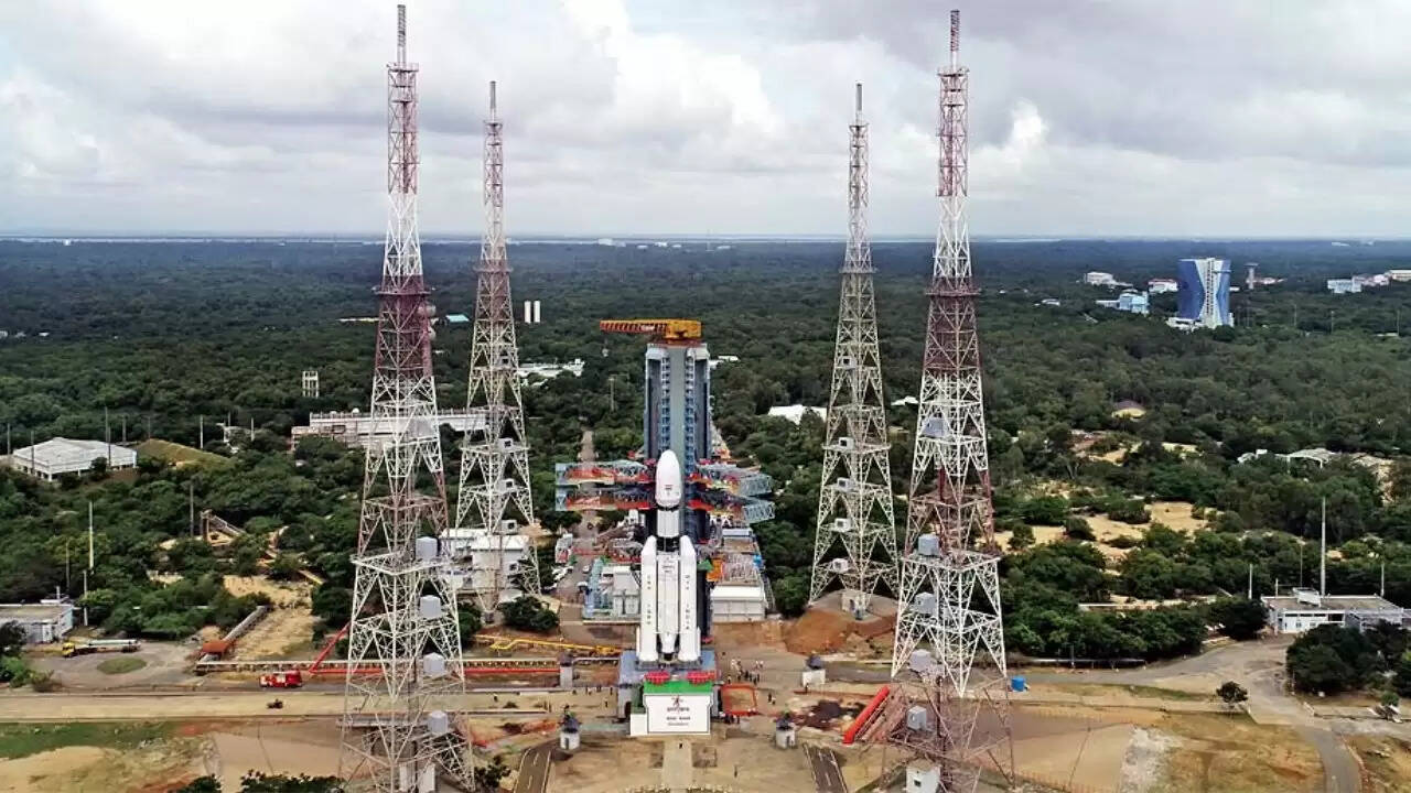 ISRO ने भारतीय नौसेना के लिए GSAT-7R सैटेलाइट का सफल प्रक्षेपण किया
