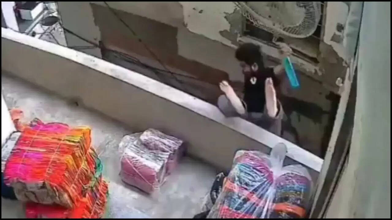जोधपुर में बालकनी से गिरने की घटना: युवक की जान बची