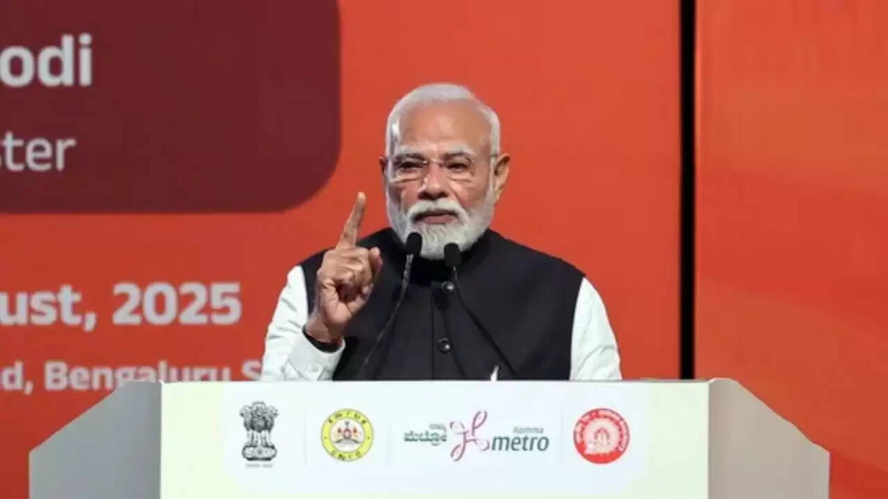 भारत की अर्थव्यवस्था: पीएम मोदी ने दी नई दिशा, तीसरे स्थान की ओर बढ़ते कदम
