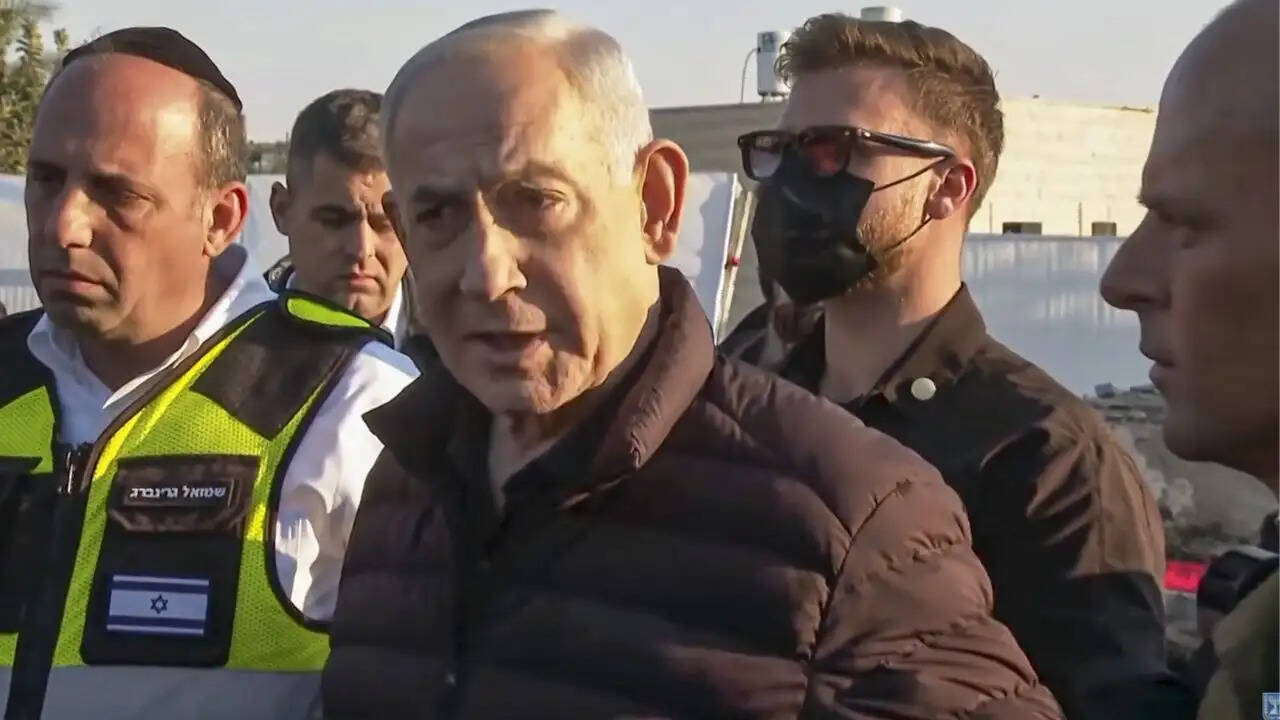 इजरायली सेना की नई चेतावनी: ईरान के नागरिकों के लिए रेल यात्रा से बचने की सलाह