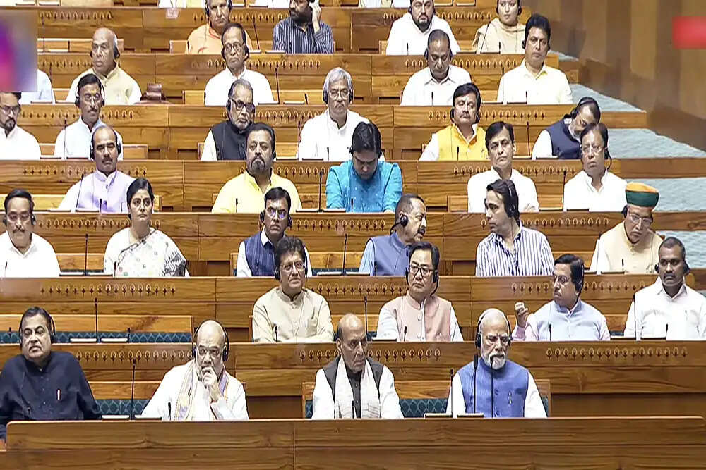 कांग्रेस ने महिला आरक्षण कानून में बदलाव को आचार संहिता का उल्लंघन बताया