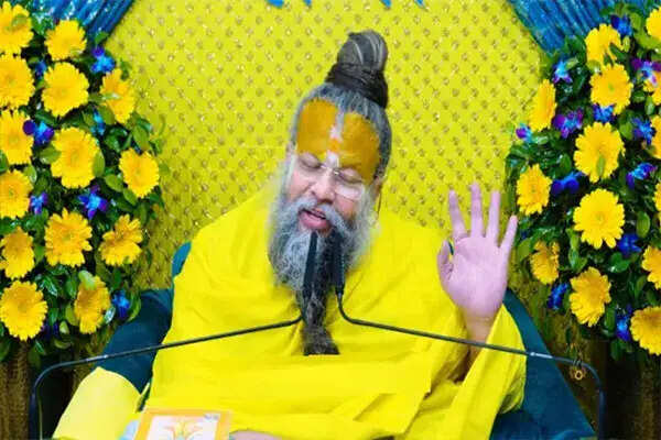 प्रेमानंद महाराज का अनोखा संदेश: पवित्र नदियों में सिक्के डालने का क्या है महत्व?