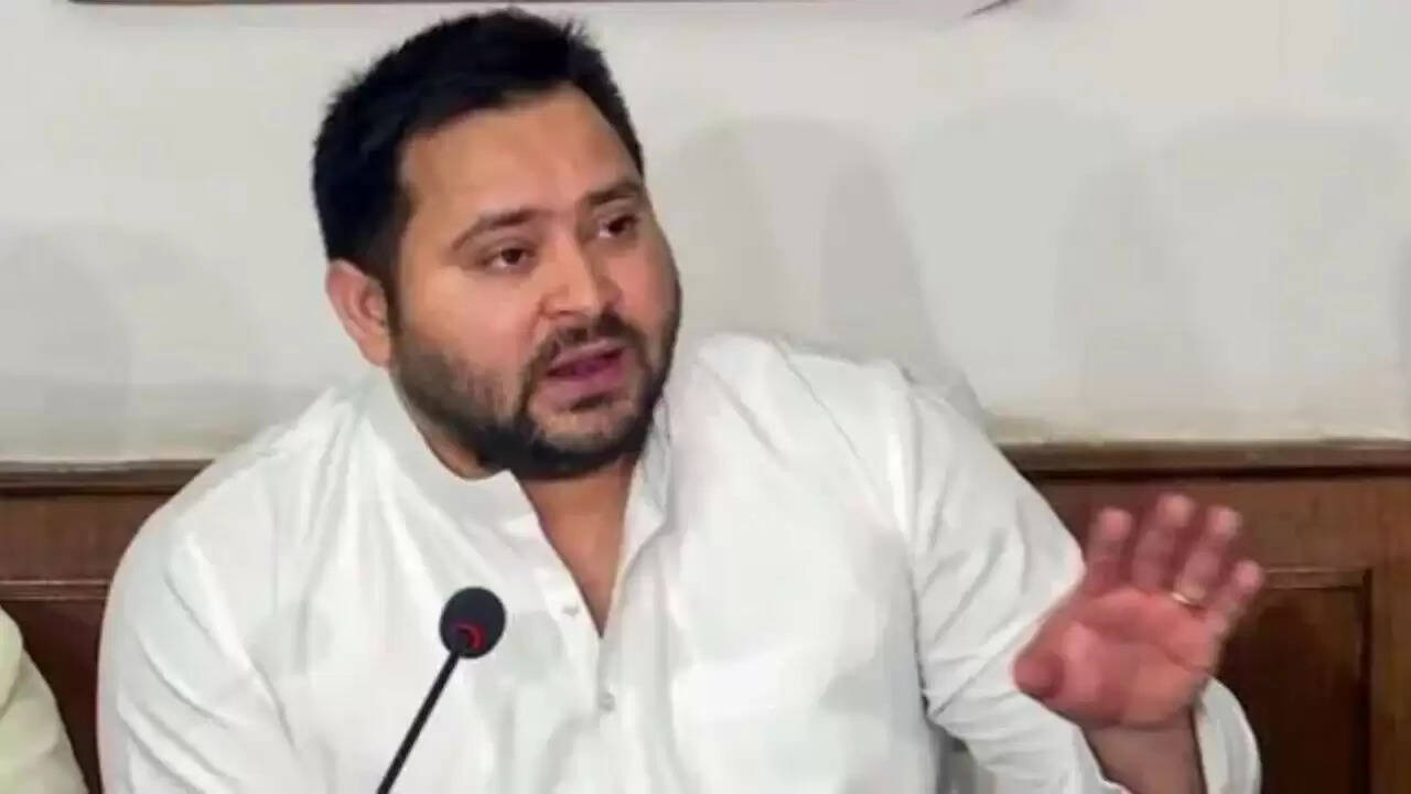 तेजस्वी यादव पर बढ़ी मुश्किलें: पीएम मोदी के खिलाफ विवादास्पद टिप्पणी के चलते दर्ज हुई FIR