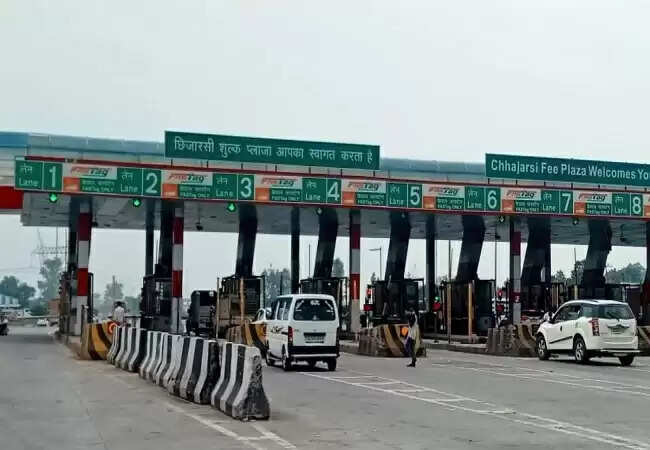 टोल प्लाजा पर बिना फास्टैग वाले वाहनों के लिए राहत: यूपीआई से भुगतान पर कम शुल्क