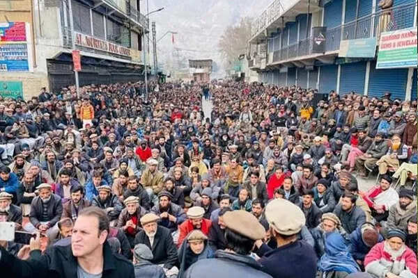 पाकिस्तान अधिकृत कश्मीर में बढ़ते विरोध प्रदर्शन, लॉकडाउन की घोषणा