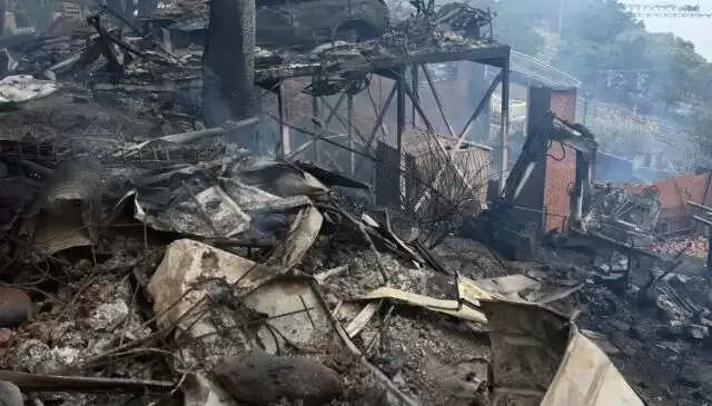 ऑस्ट्रेलिया में जंगलों में आग से तबाही, एक फायर फाइटर की मौत