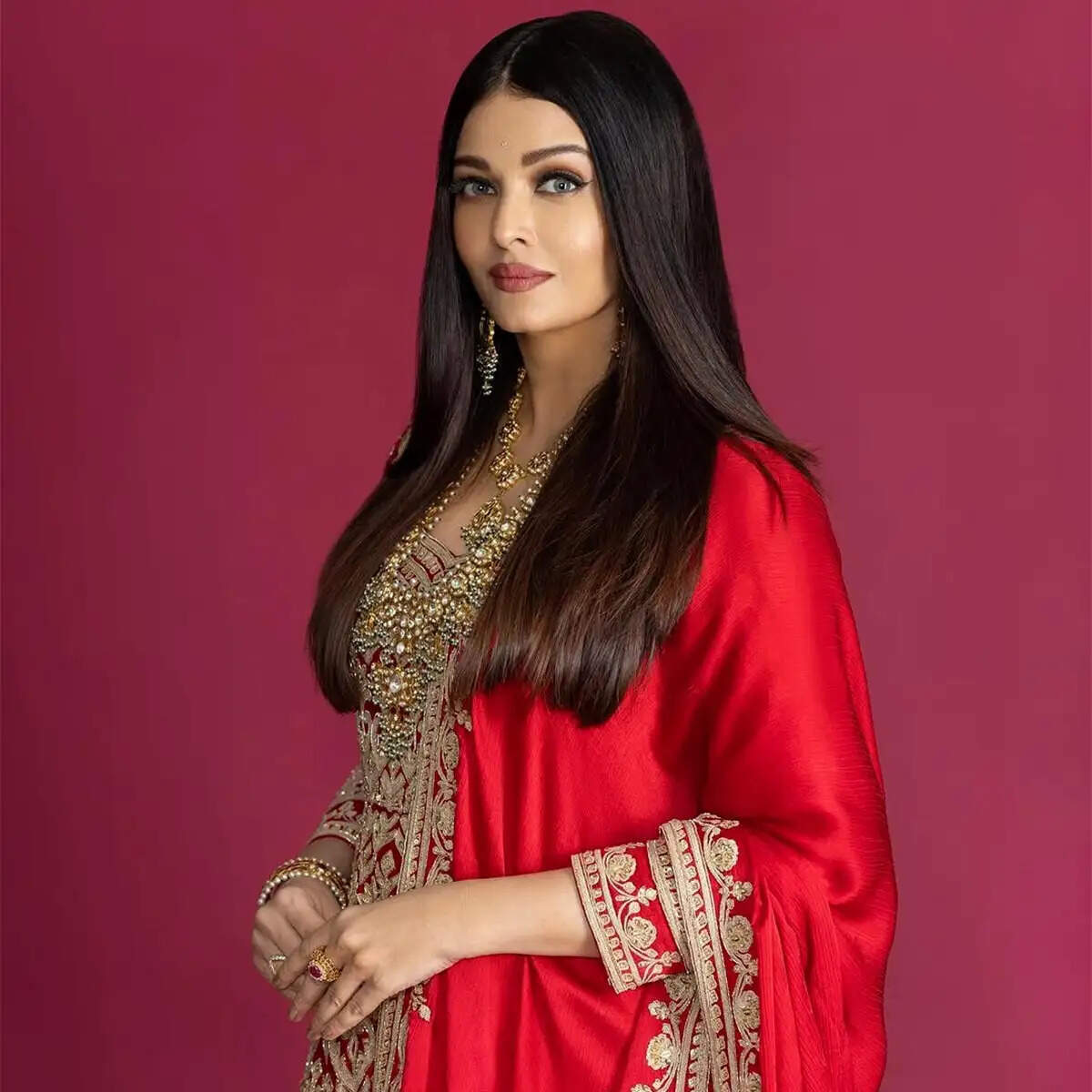 अभिषेक और ऐश्वर्या ने मनाई शादी की 19वीं सालगिरह, साझा की खूबसूरत तस्वीरें