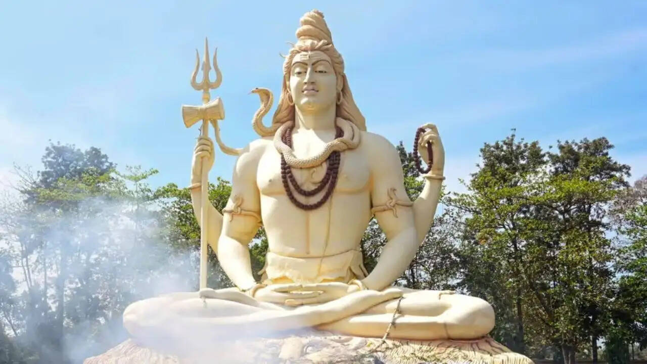 सोम प्रदोष व्रत: भगवान शिव की आराधना का विशेष दिन