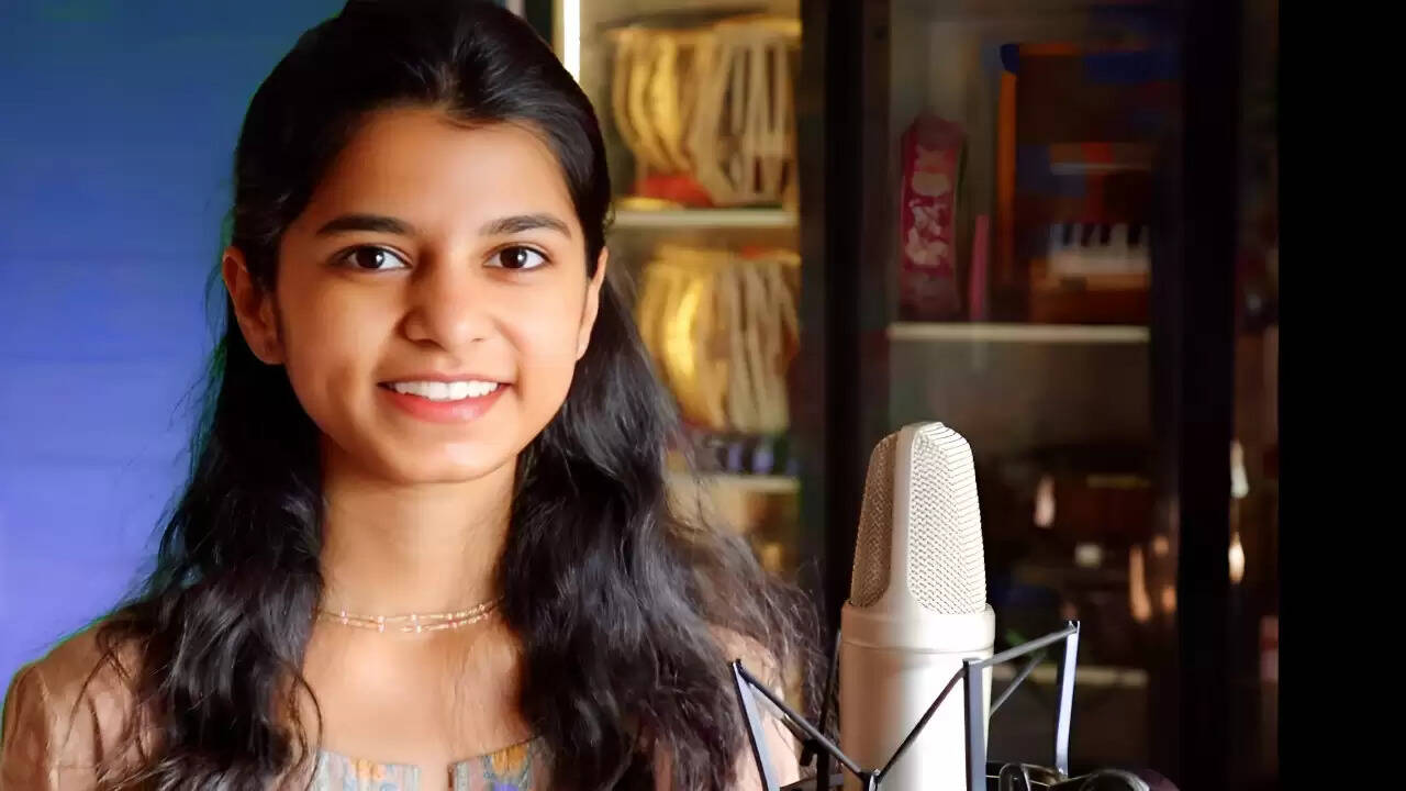 बिहार विधानसभा चुनाव 2025: मैथिली ठाकुर की शानदार बढ़त