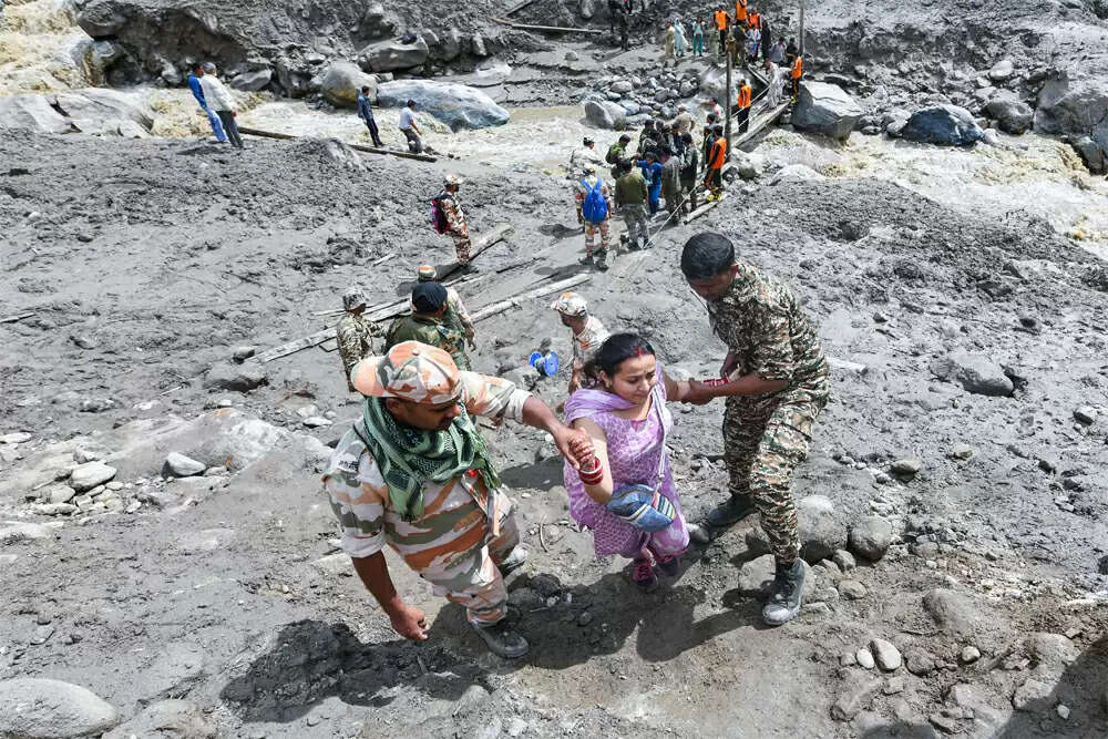 भारत में जलवायु संकट: राजनीति की चुप्पी और नागरिकों की जिम्मेदारी
