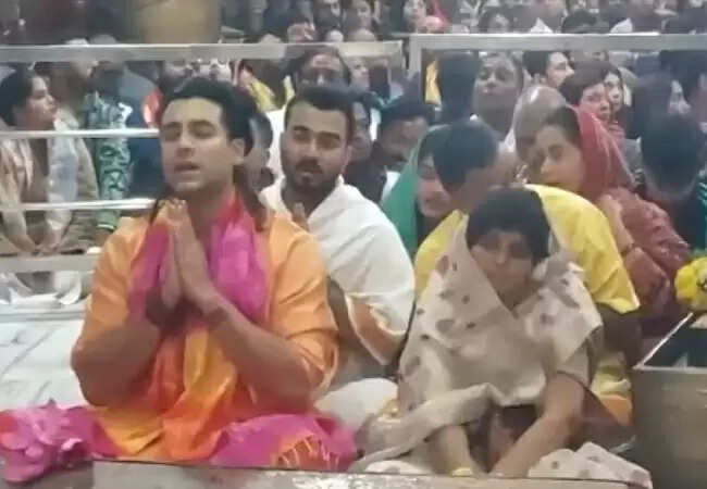 जुबिन नौटियाल ने महाकालेश्वर मंदिर में भस्म आरती में लिया भाग