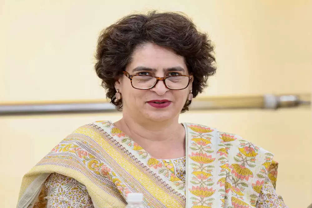 प्रियंका गांधी का वायनाड दौरा: महिलाओं की मेहनत की सराहना