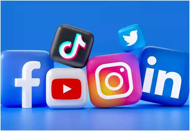 ब्रिटेन में 16 साल से कम उम्र के बच्चों के लिए सोशल मीडिया पर प्रतिबंध
