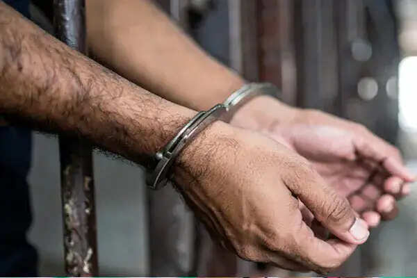 बेंगलुरु में व्यापारी से 20 लाख की लूट, तीन गिरफ्तार