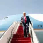 डोनाल्ड ट्रम्प का विमान दावोस यात्रा के दौरान तकनीकी समस्या का सामना करता है