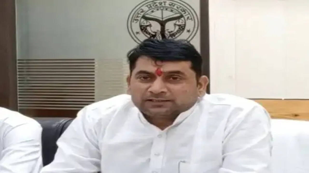 यूपी के ऊर्जा मंत्री सोमेंद्र तोमर पर आय में असंगति का आरोप