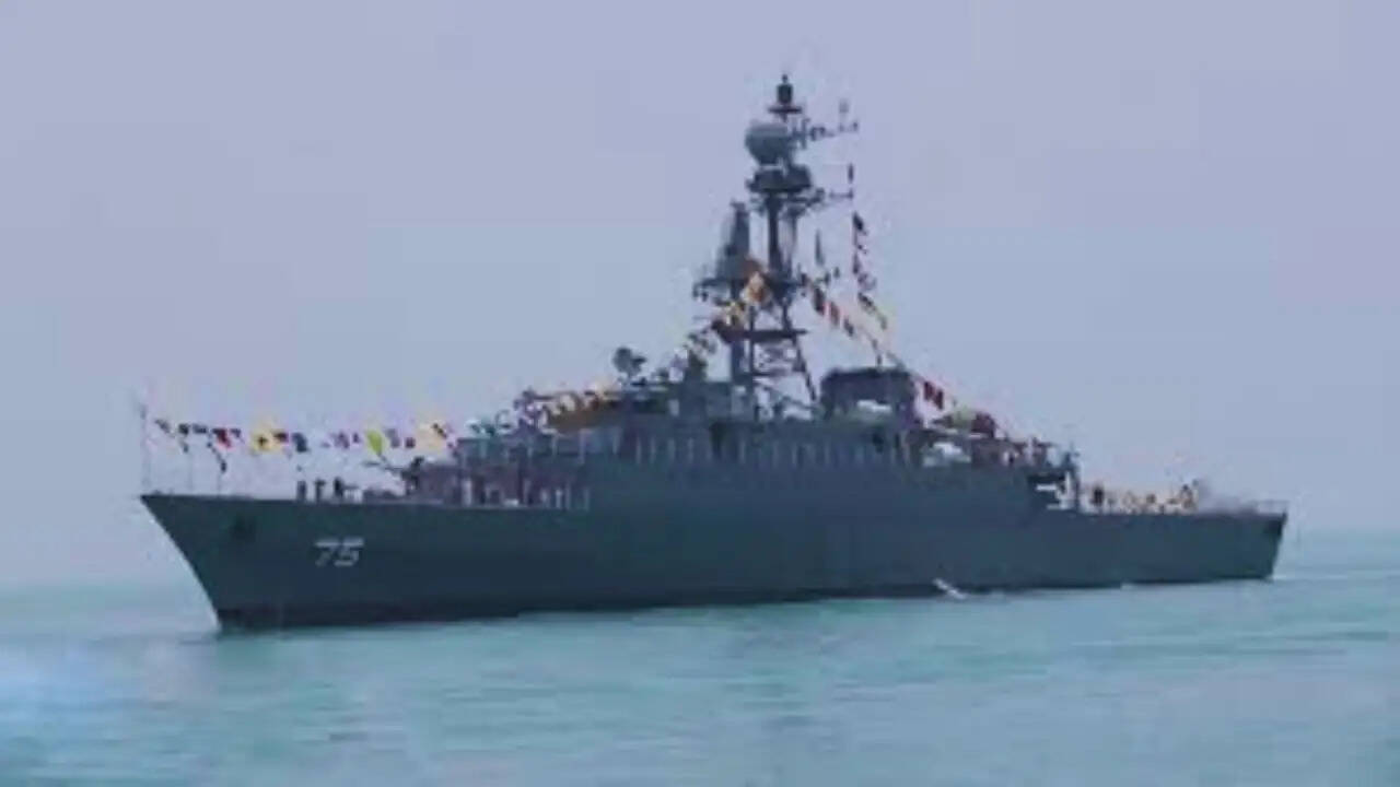 ईरानी युद्धपोत पर अमेरिकी हमले के बाद 22 नाविकों को मिली राहत, जानें पूरी कहानी