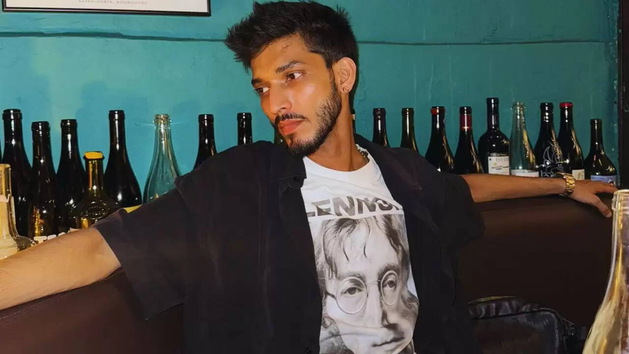 तल्हा अंजुम का भारत का झंडा फहराना: दोस्ती का संदेश या विवाद का कारण?