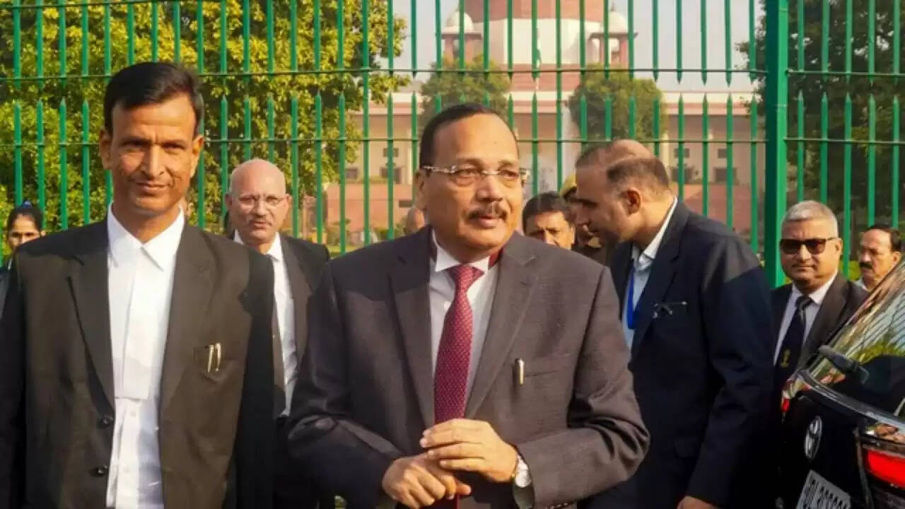 सुप्रीम कोर्ट में महिला वकील का हंगामा: जानिए क्या हुआ था?