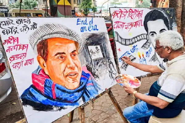 जूही बब्बर ने धर्मेंद्र को याद किया, कहा- 'मेरे पिता के लिए बड़े भाई जैसे थे'