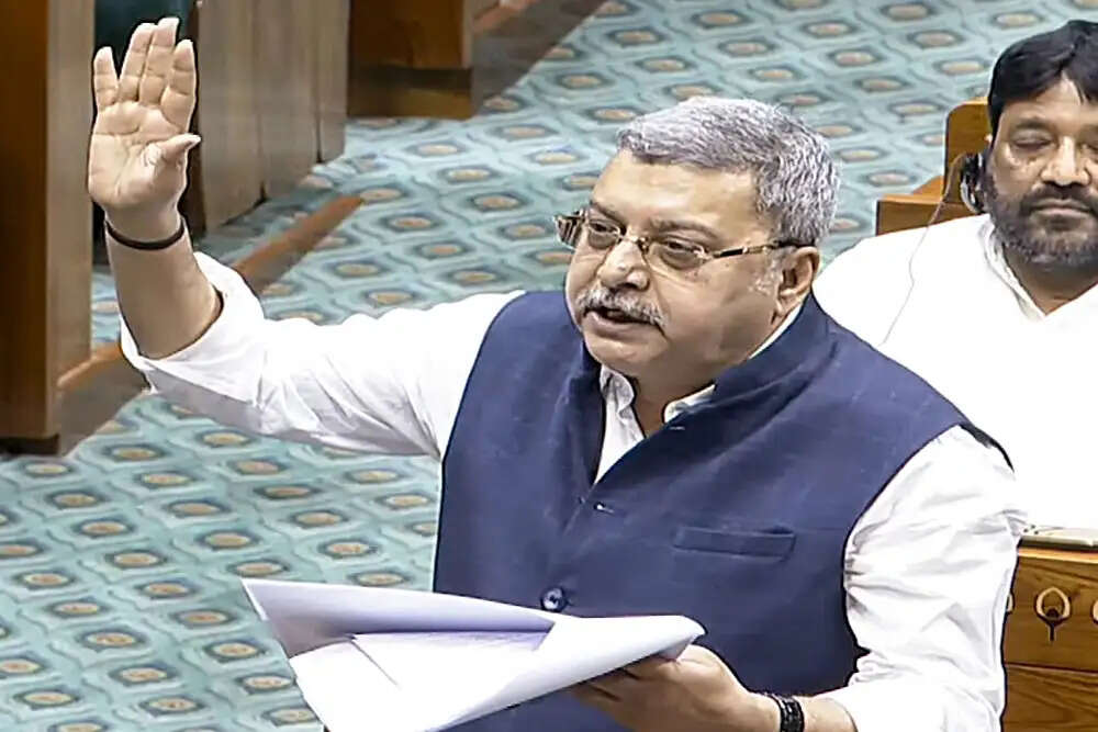 कल्याण बनर्जी की ममता बनर्जी से नाराजगी, अभिषेक बनर्जी पर उठाए सवाल