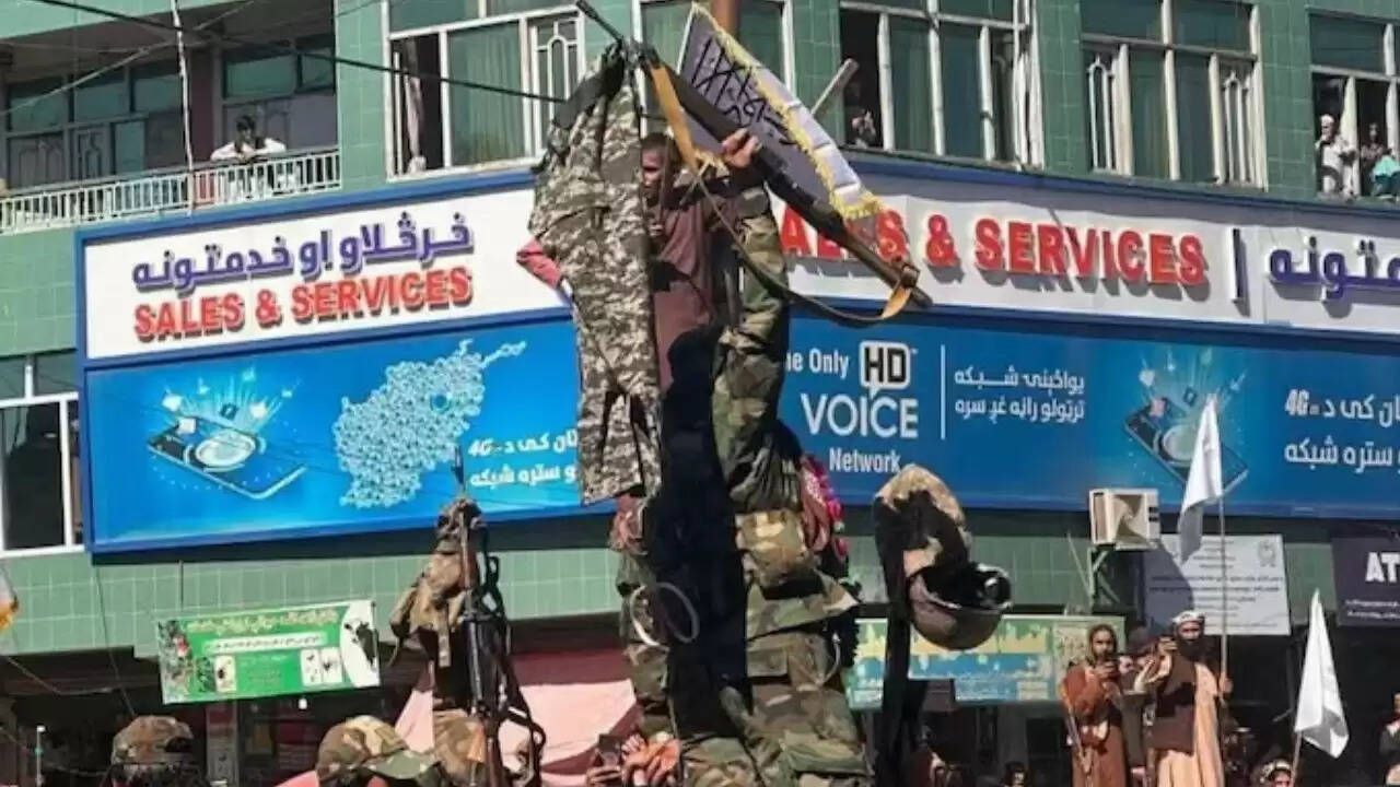 अफगानिस्तान-पाकिस्तान सीमा पर बढ़ता तनाव और संघर्ष