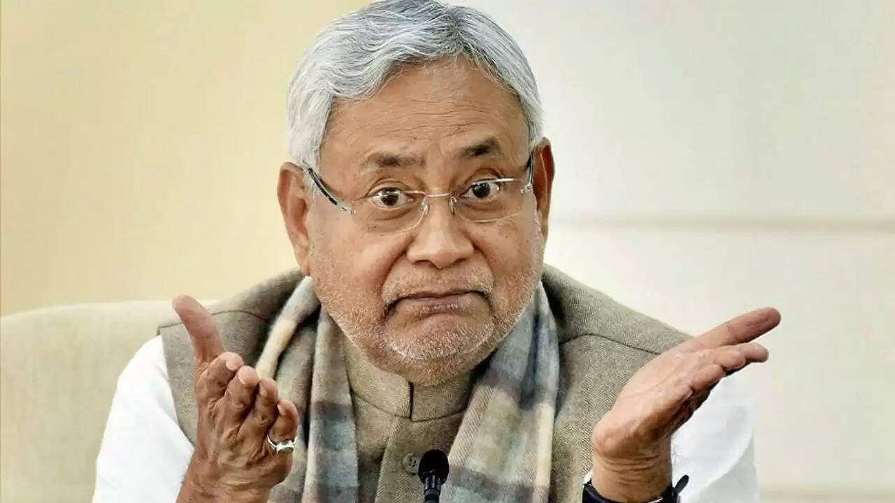 बिहार में नीतीश कुमार के नए फैसले: सफाई कर्मचारी आयोग और पेंशन में वृद्धि