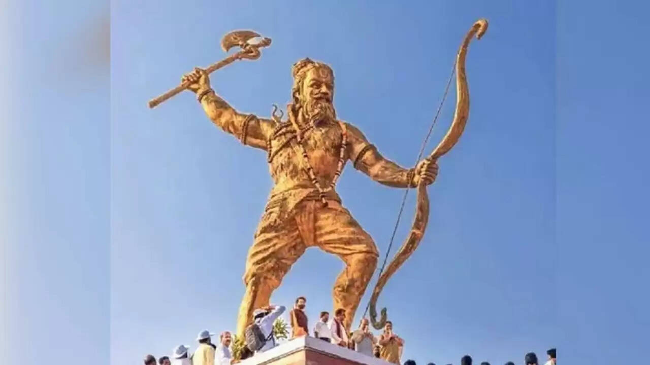 कर्नाटक हाई कोर्ट ने परशुराम मूर्ति पुनर्निर्माण के लिए राज्य सरकार को नोटिस जारी किया