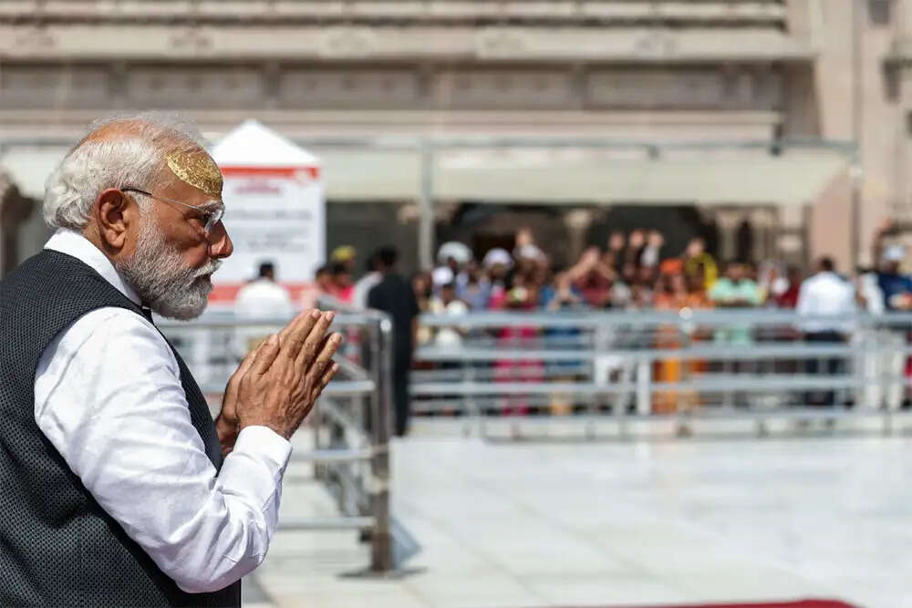 प्रधानमंत्री मोदी की वाराणसी यात्रा: चुनावी अभियान की शुरुआत?