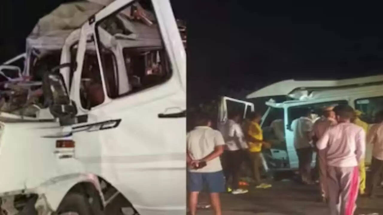 जोधपुर में टेम्पो ट्रैवलर और ट्रक की टक्कर, 15 की मौत