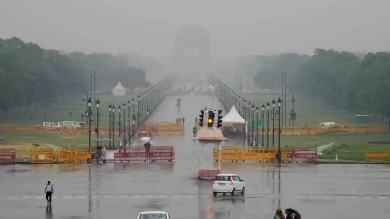 दिल्ली में हवा की गुणवत्ता में सुधार, मौसम भी रहा सुहावना