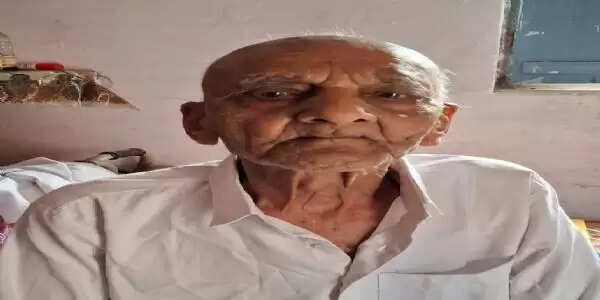 हुकुम चंद जैन ने जेल जाने के पहले खाई मलाई, कहा- अब चलो