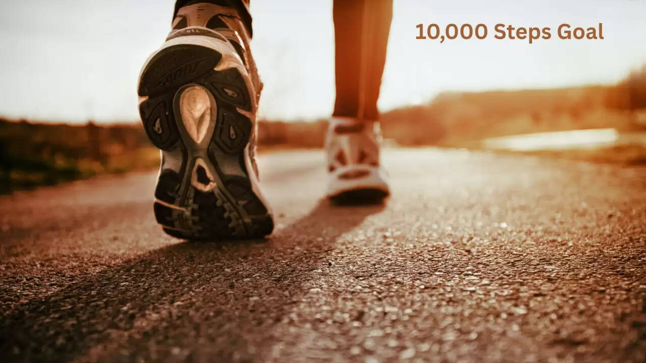 ऑफिस में सक्रिय रहने के लिए 10,000 कदम चलने के आसान तरीके