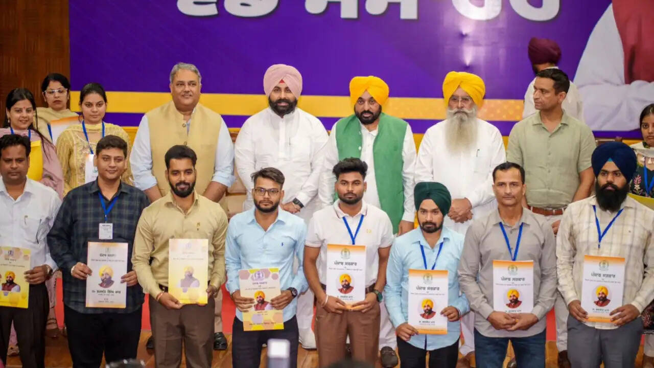 पंजाब सरकार ने 355 युवाओं को रोजगार के अवसर प्रदान किए