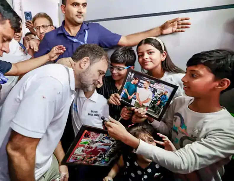 राहुल गांधी का 56वां जन्मदिन: कांग्रेस मुख्यालय में मनाया गया उत्सव