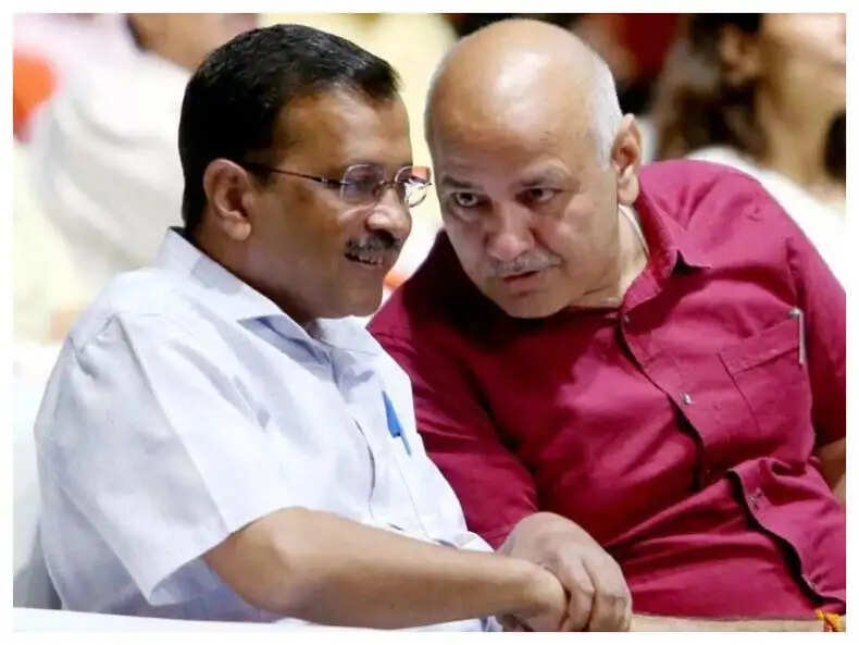 केजरीवाल और सिसोदिया ने सुप्रीम कोर्ट में दाखिल की याचिका
