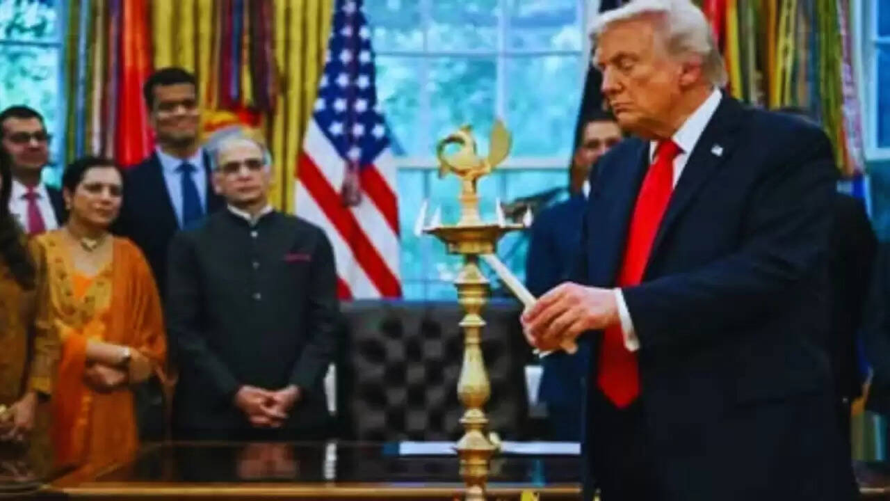 डोनाल्ड ट्रंप का व्हाइट हाउस में दिवाली समारोह: मोदी से बातचीत का दावा और भारत का खंडन