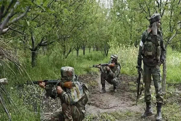 पुलिस और नक्सलियों के बीच मुठभेड़ में 10 लाख का इनामी मारा गया