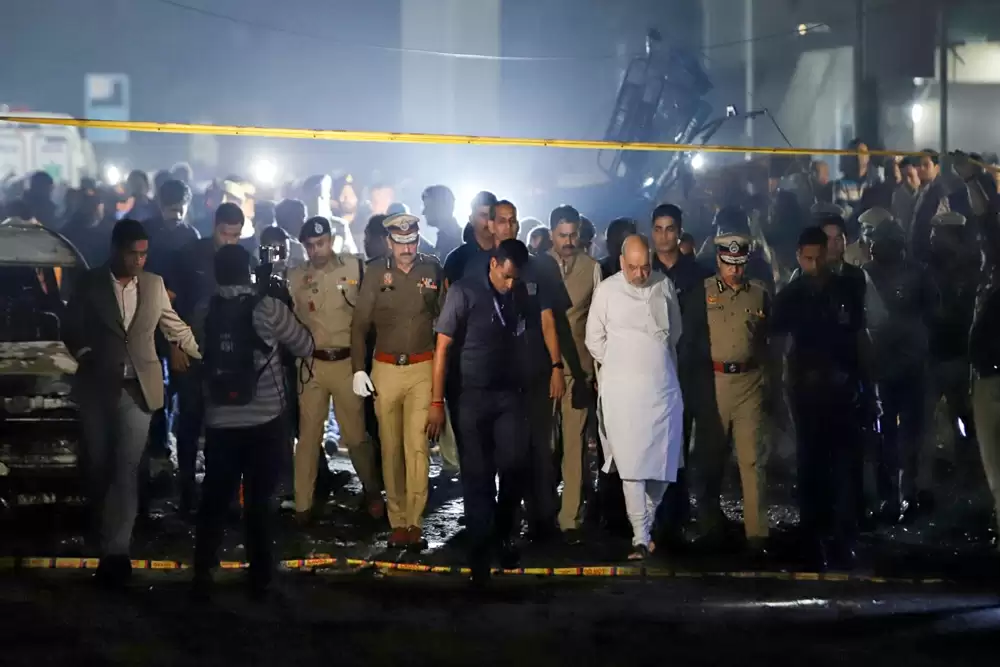 दिल्ली में लाल किला के पास कार धमाके की जांच में तेजी