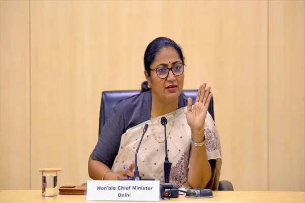 दिल्ली सरकार की जीरो टॉलरेंस नीति: भ्रष्टाचार के खिलाफ सख्त कार्रवाई