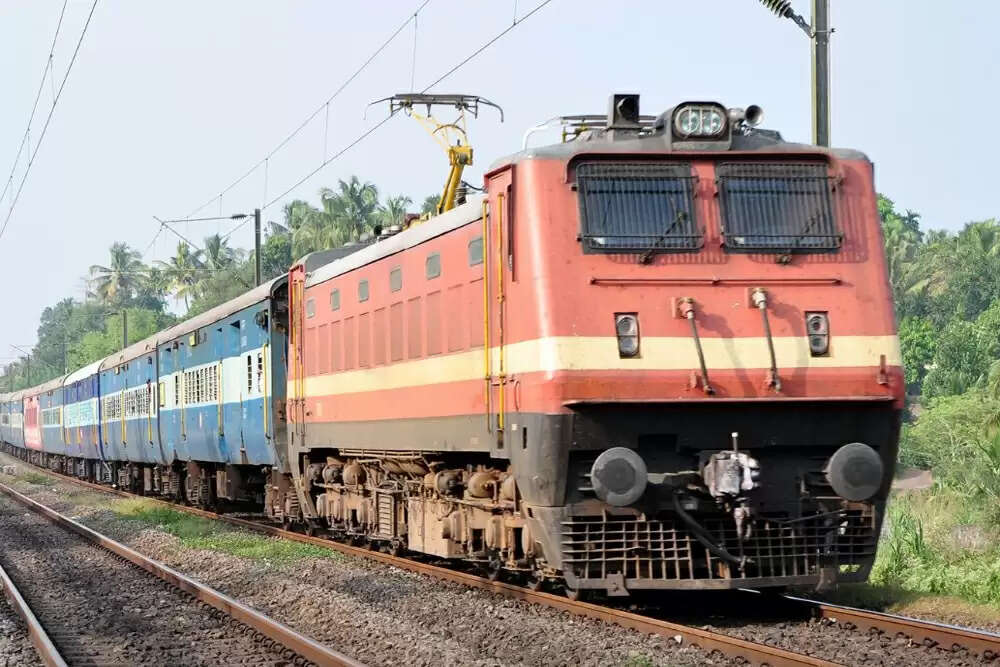 भारतीय रेलवे ने किराए में की बढ़ोतरी, जानें क्या है नया नियम