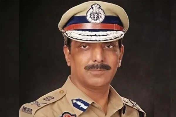 CBI की कार्रवाई: पूर्व पंजाब DGP मुस्तफा और परिवार पर हत्या का आरोप