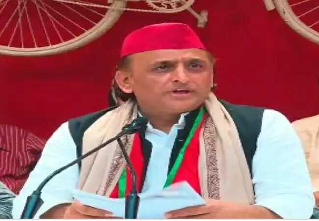 अखिलेश यादव ने योगी सरकार पर किया तीखा हमला, गन्ना मूल्य और स्वास्थ्य सेवाओं पर उठाए सवाल