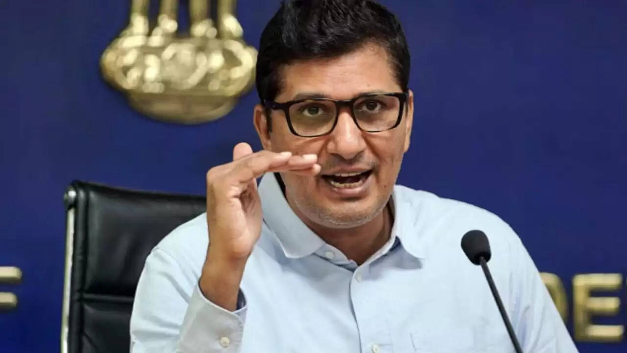 दिल्ली में डॉक्टर के साथ मारपीट: AAP ने भाजपा विधायक पर लगाया गंभीर आरोप