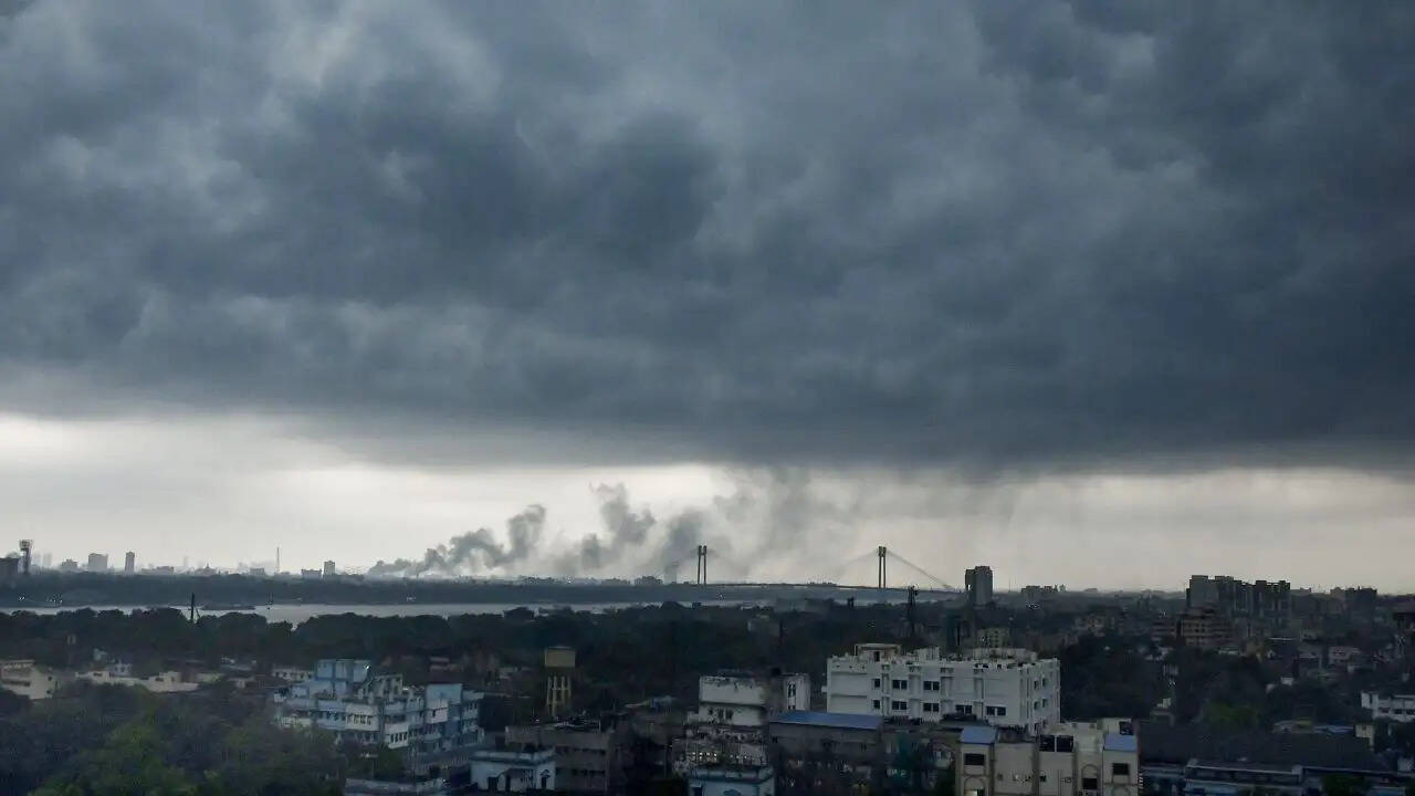 दिल्ली और उत्तर भारत में गर्मी का कहर, मौसम विभाग ने जारी किया अलर्ट