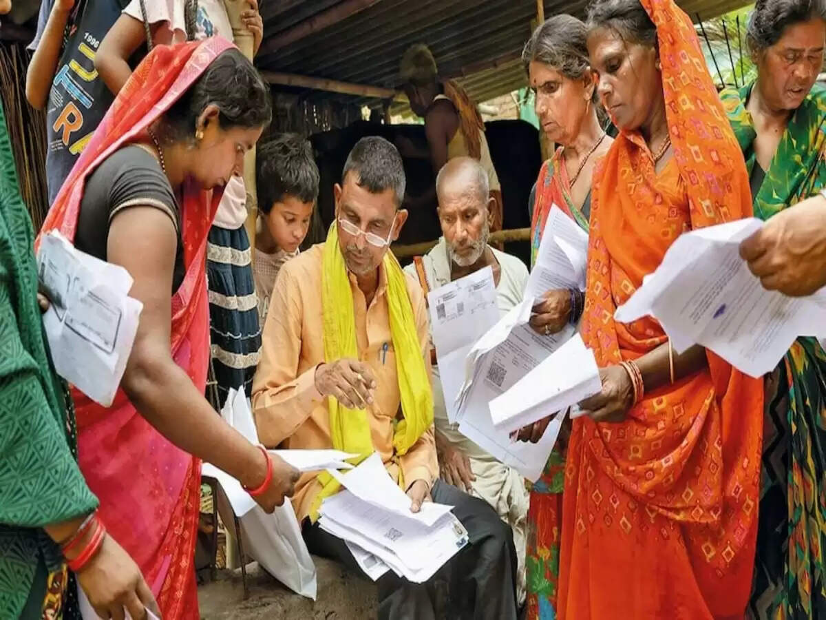 बिहार चुनाव में विदेशी नागरिकों की वोटर लिस्ट में शामिल होने का मामला